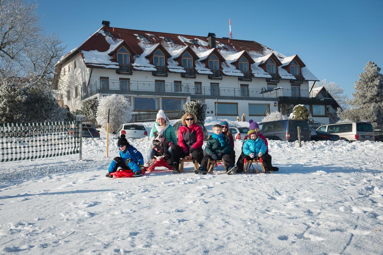 Berggasthof Hoechsten Hotel Illmensee ภายนอก รูปภาพ